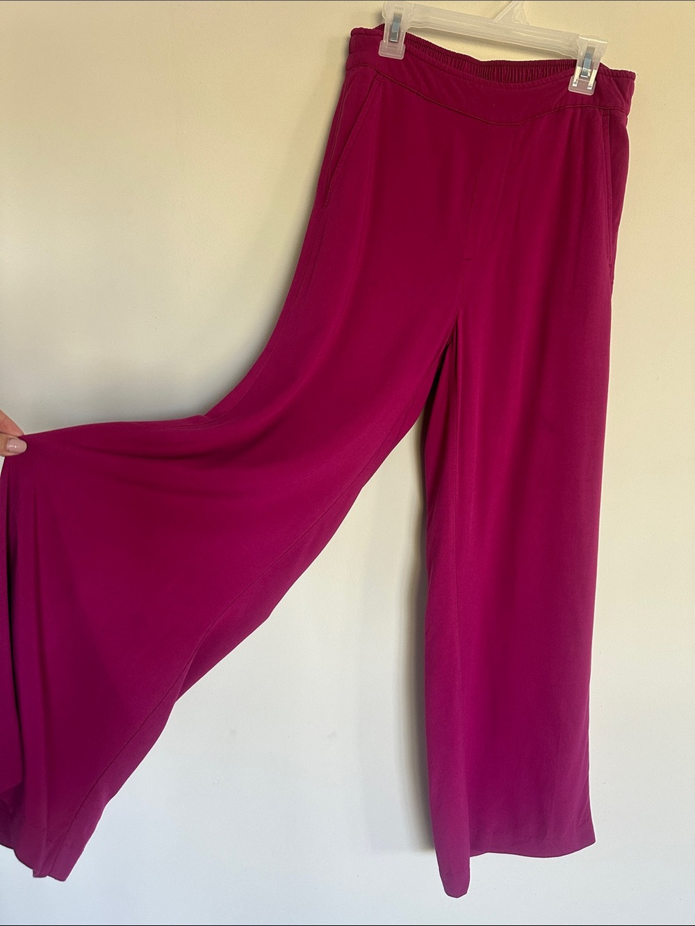 Old Navy Wide-Leg Pull-On Pants in Magenta